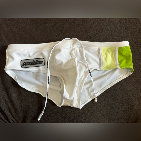 Aussiebum swim trunks size 30 - Picture 3 of 3